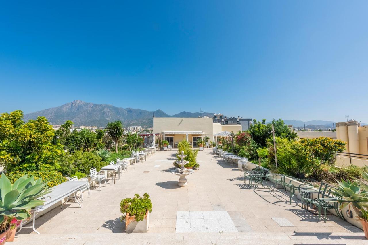 Front Line In * Marbella
